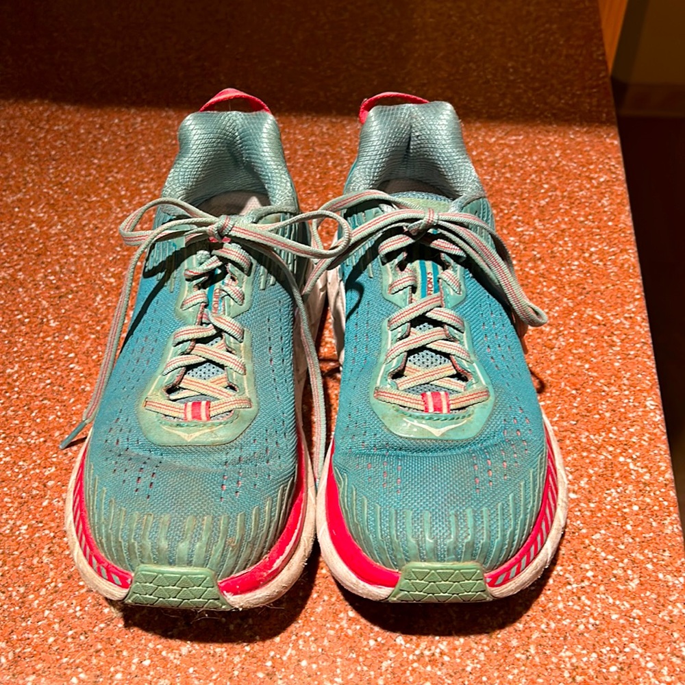 Hoka Clifton size 6.5